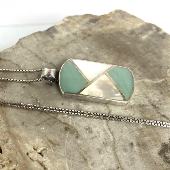 Sterling Silver 925 Dyed Mother Of Pearl MOP Geometric Inlay Pendant Necklace - Picture 4 of 16